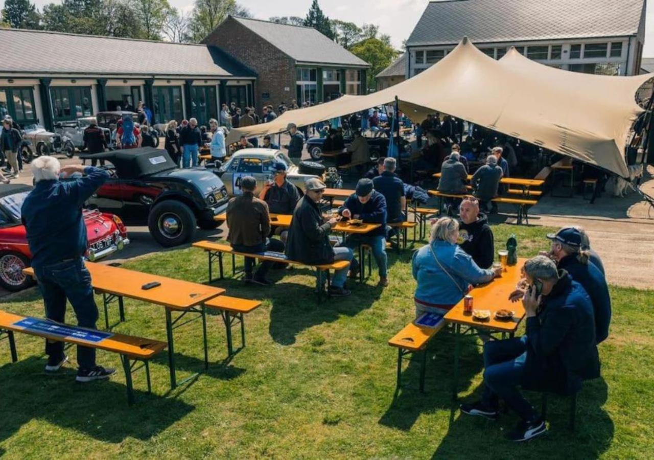 Duclos At Bicester Heritage Exterior foto